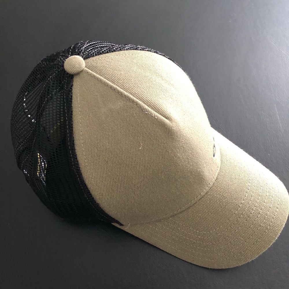 Oakley hat